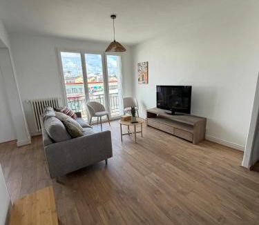 Evron Apartment | La Bel Adresse