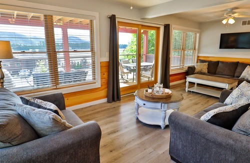 Bolton Landing House | La Bella Vita in Bolton Landing