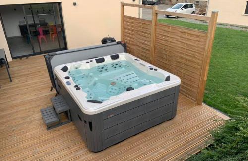 Bonchamp-les-Laval House | La Bellangerie Gîte et Spa