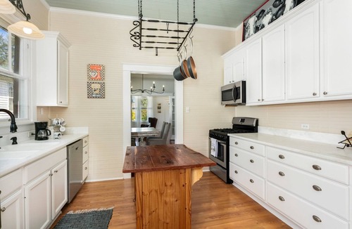 Natchez Cottage | La Belle Bungalow | 2/2, Pet Friendly w/fee