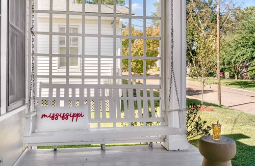 Natchez Cottage | La Belle Bungalow | 2/2, Pet Friendly w/fee