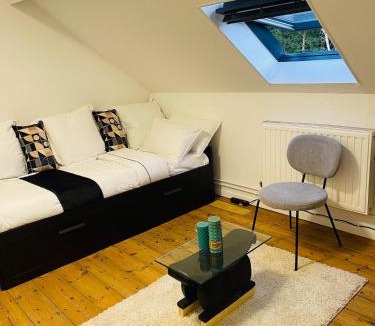Douai Bed & Breakfast | La belle chambre Au fil de l'Eau 2 chambre d'hôte salon et cuisine partagés