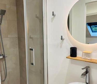 Douai Bed & Breakfast | La belle chambre Au fil de l'Eau 2 chambre d'hôte salon et cuisine partagés