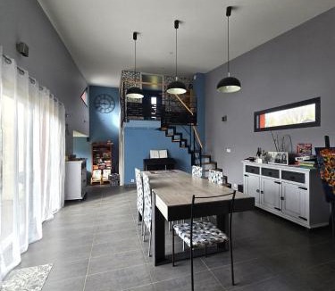 Volnay House | la belle de volnay