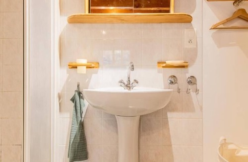 Leynes House | La Belle & Leynes - Leynes