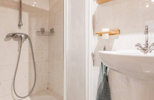 Leynes House | La Belle & Leynes - Leynes