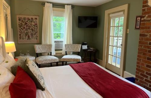 Magog Hotel | La Belle Victorienne