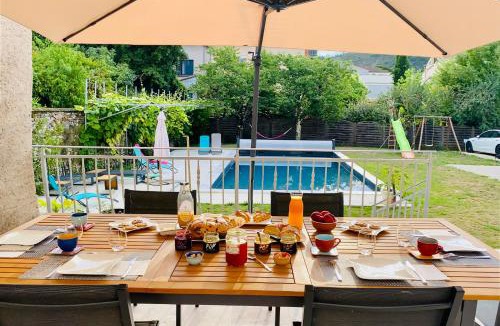 Cahors Bed & Breakfast | La Bellours Maison d Hôtes avec Piscine
