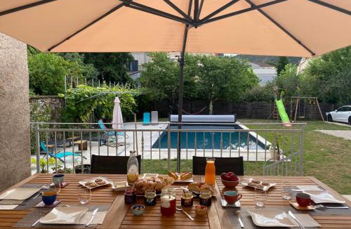 Cahors Bed & Breakfast | La Bellours Maison d Hôtes avec Piscine