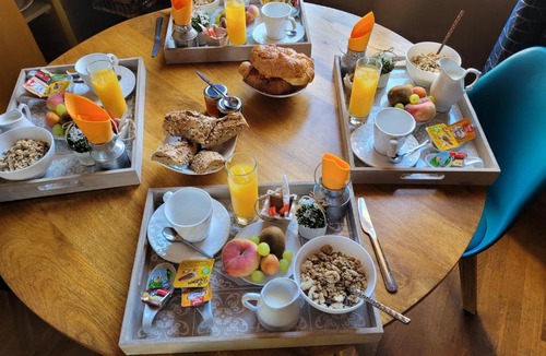 Arbuissonnas Hotel | La Benoîte