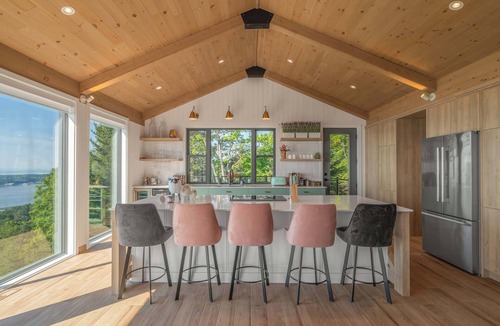 Saint-Joseph-de-la-Rive House | La Bergerie
