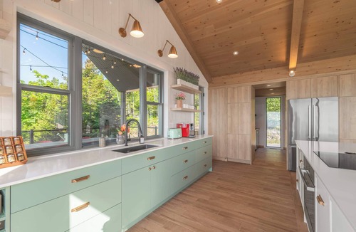 Saint-Joseph-de-la-Rive House | La Bergerie