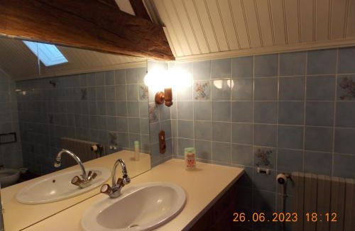 La Chapelle-Saint-Andre Bed & Breakfast | La Bergeronnette Le Buisson