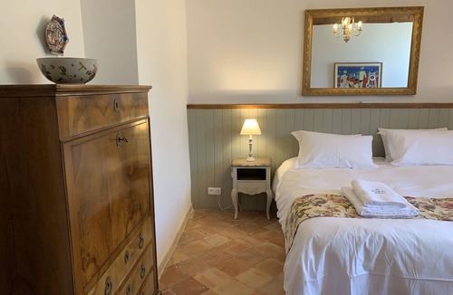 Le Somail Bed & Breakfast | La Bergerie Antoine Olivier King Room - Deluxe South of France Experience