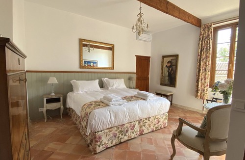 Le Somail Bed & Breakfast | La Bergerie Antoine Olivier King Room - Deluxe South of France Experience