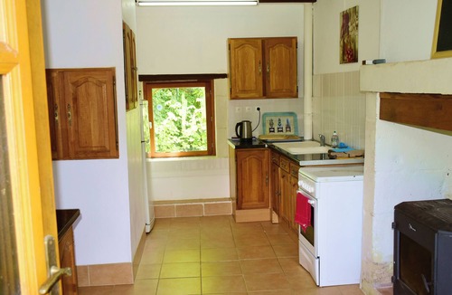 Noyant-Villages Cottage | La Bergerie, charming accommodation in rural tranquility