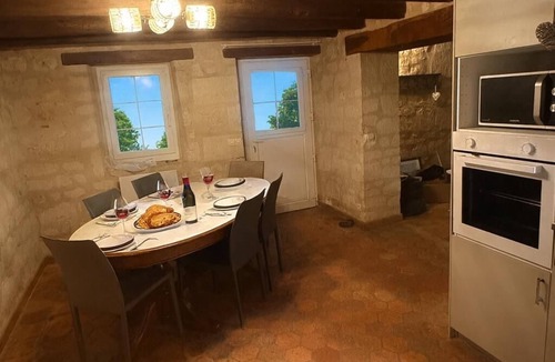 Bourgueil House | La Bergerie des vignes" country house shared with sheep.