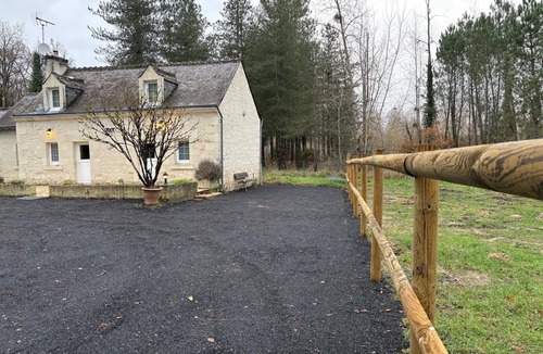 Bourgueil House | La Bergerie des vignes" country house shared with sheep.