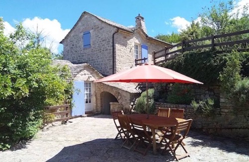 Hures-la-Parade House | La Bergerie, Gîte de France, private heated pool.