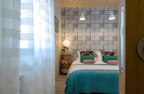 Saint-Pons Bed & Breakfast | 'La Bergerie' Guest Room with Mountain View, Shared Pool and Wi-Fi