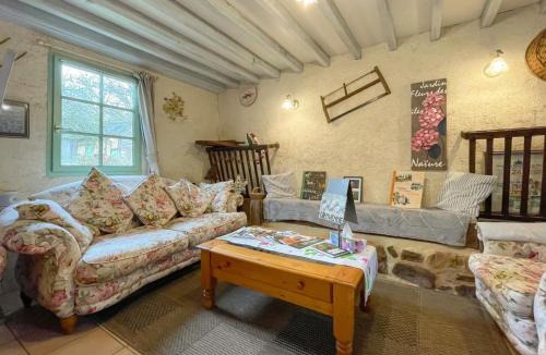 Sainte-Opportune House | La Bergerie: Maison ancienne avec jardin anglais, 2 chambres - FR-1-497-35