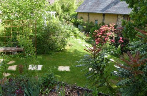 Sainte-Opportune House | La Bergerie: Maison ancienne avec jardin anglais, 2 chambres - FR-1-497-35