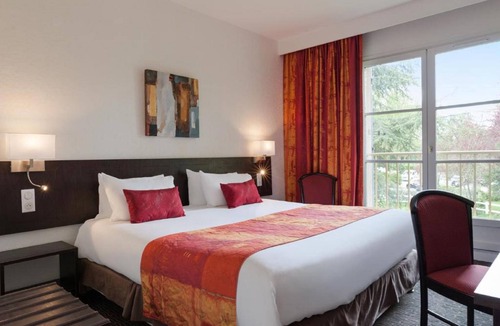Saint-Martin-du-Vivier Hotel | La Bertelière, The Originals Relais Rouen