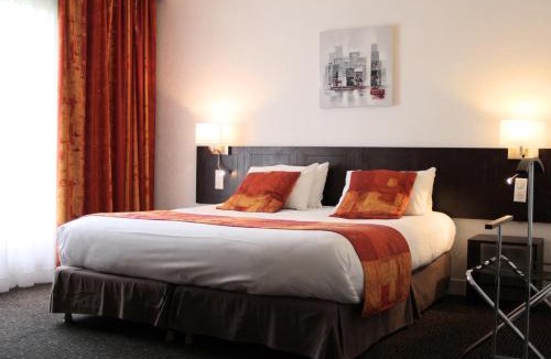 Saint-Martin-du-Vivier Hotel | La Berteliere, The Originals Relais