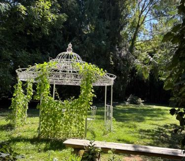 Nazelles-Negron Bed & Breakfast | La Bertiniere