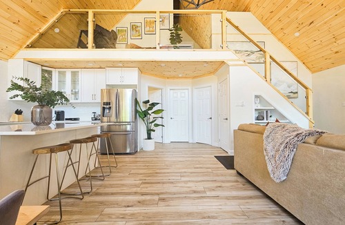Mansfield-et-Pontefract Cottage | La Biche de Coulonge – Luxury 4-Season Waterfront Cottage