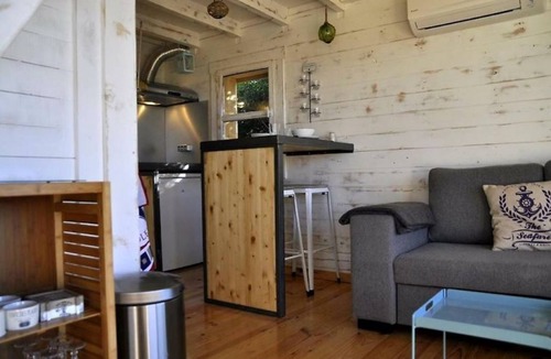 Saint-Jean-de-Vedas Cabin | La Bicoque, Cabane Atypique Avec Filet Suspendu Près de Montpellier