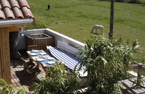 Saint-Jean-de-Vedas Cabin | La Bicoque, Cabane Atypique Avec Filet Suspendu Près de Montpellier