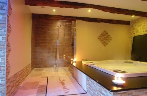 Escoubes-Pouts Bed & Breakfast | La Bigourd'in