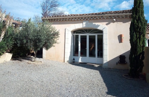 Tourbes House | La Bodega, a charming little winegrower