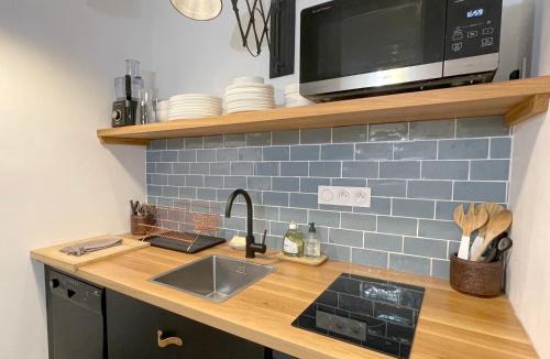 Uzes Apartment | La bohème place aux herbes