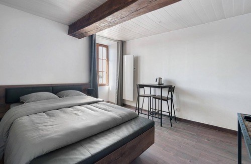Frossay Bed & Breakfast | La Bohème Room 3 with Wi-Fi
