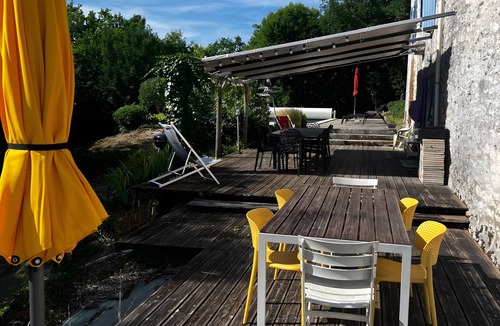 Fauroux House | La Boissière – Peaceful White Stone Retreat with Pool and Air Conditioning