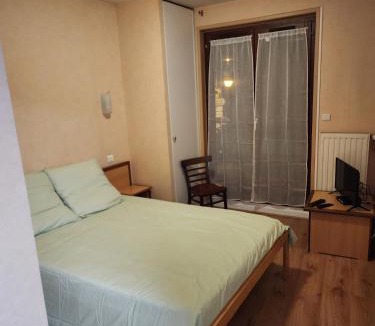 Rochefort-Montagne Hotel | La Bona Taula By A&J