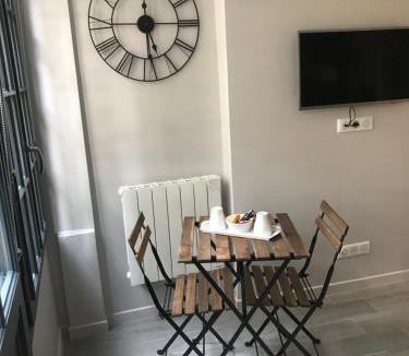 Honfleur Apartment | La bonbonnière de Sofi
