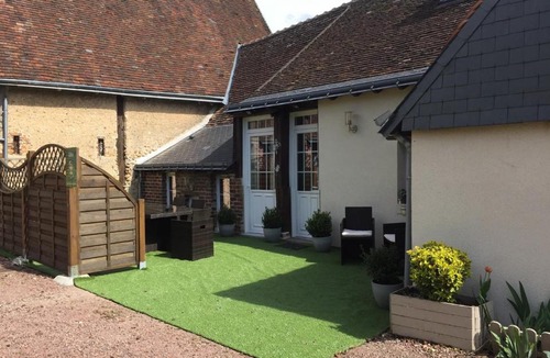 Saunay House | la bonbonniere