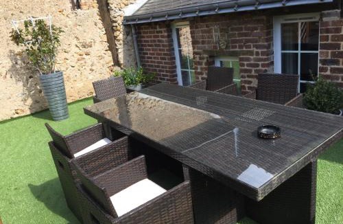 Saunay House | la bonbonniere