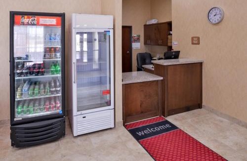 Crane Hotel | La Bonita Inn & Suites - Crane