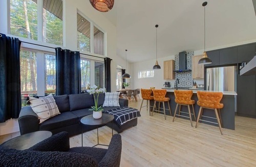 Pont-Rouge Ski Chalet | La Bonita, Pet-Friendly near Québec