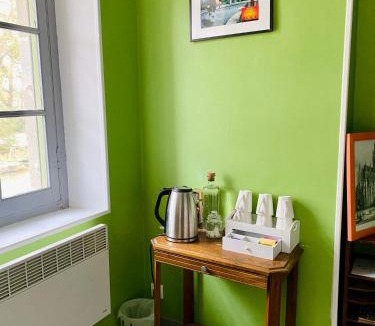 Mas-Saintes-Puelles Bed & Breakfast | La Bonne Planque - Maison éclusière de La Planque