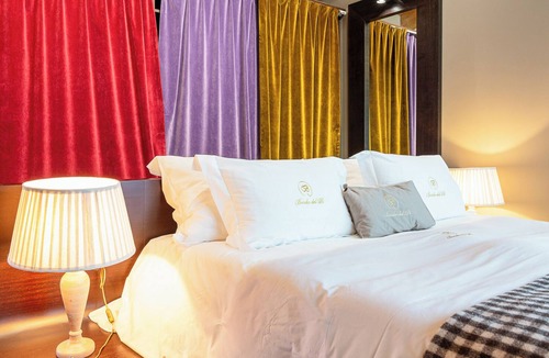 Prats Bed & Breakfast | La Borda del Pi I Del Pi Deluxe Suite I Breakfast Included