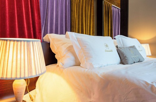 Prats Bed & Breakfast | La Borda del Pi I Del Pi Deluxe Suite I Breakfast Included