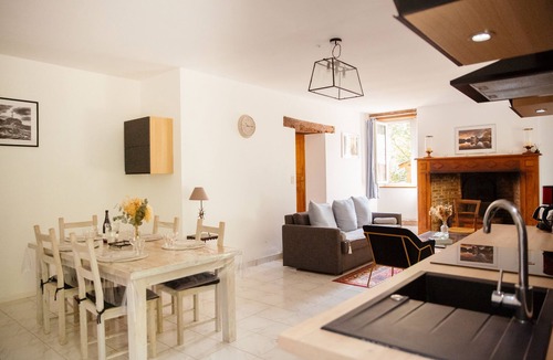 Loutehel Apartment | La Borgnardais