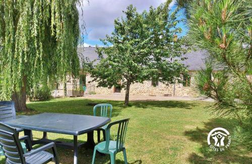 Saint-Ouen-des-Toits House | La Boulaie