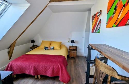 Montreuil-sur-Ille Apartment | La Boulangerie - à 2 pas de la gare