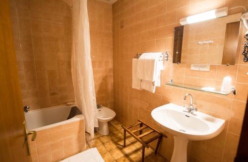Bressuire Hotel | La Boule d'Or